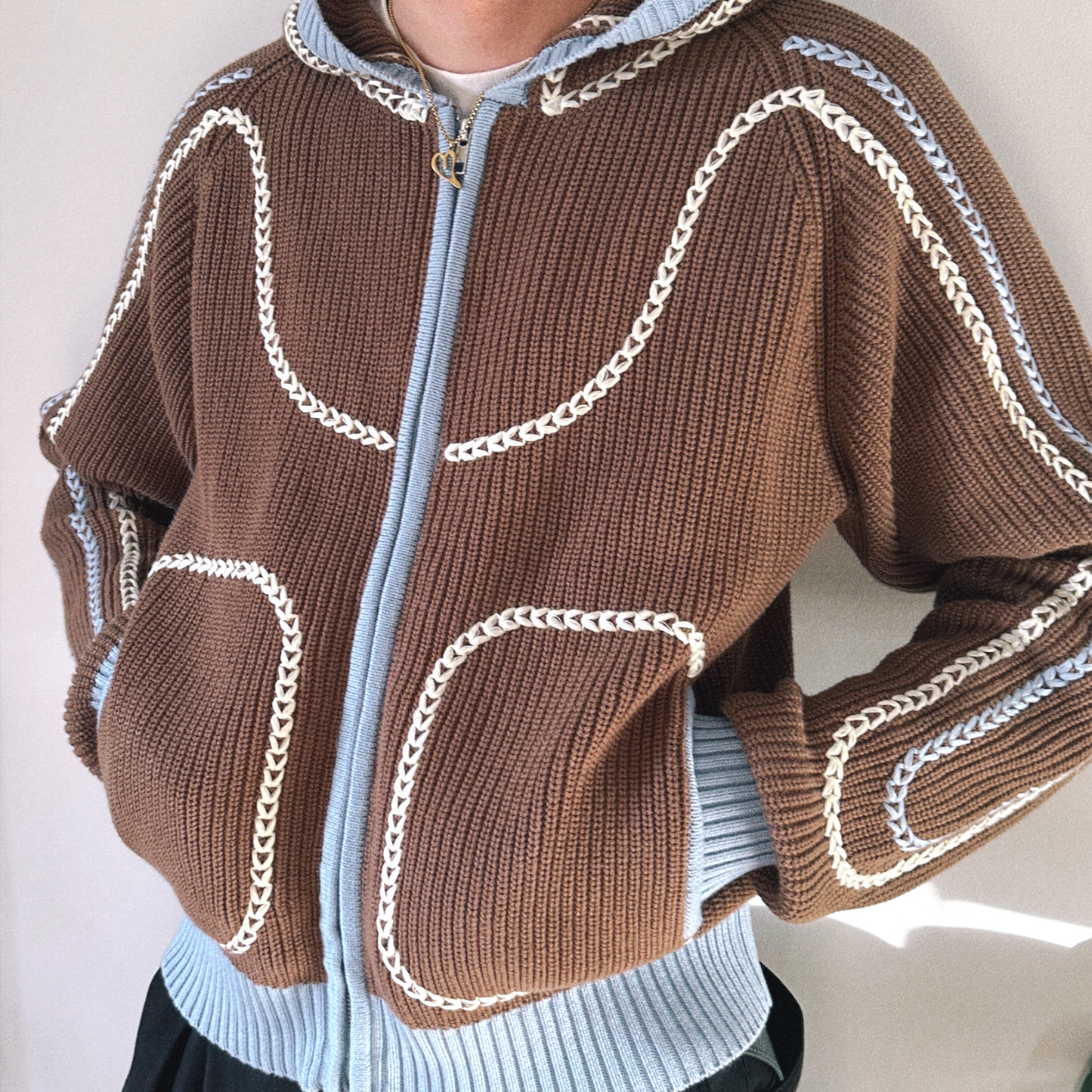 Le hoodie en maille "Cèdre"